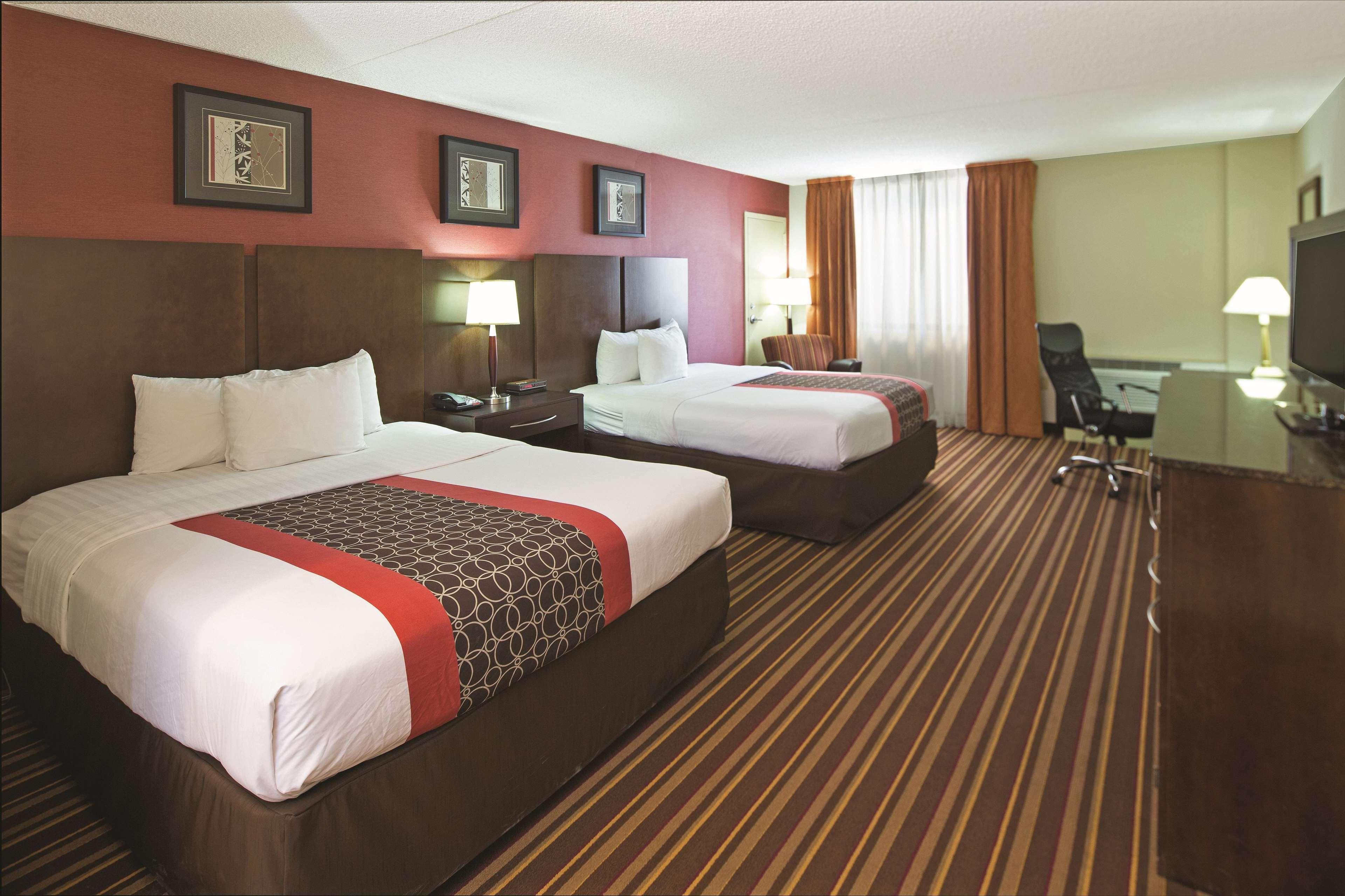 La Quinta By Wyndham Salisbury Hotel Bagian luar foto