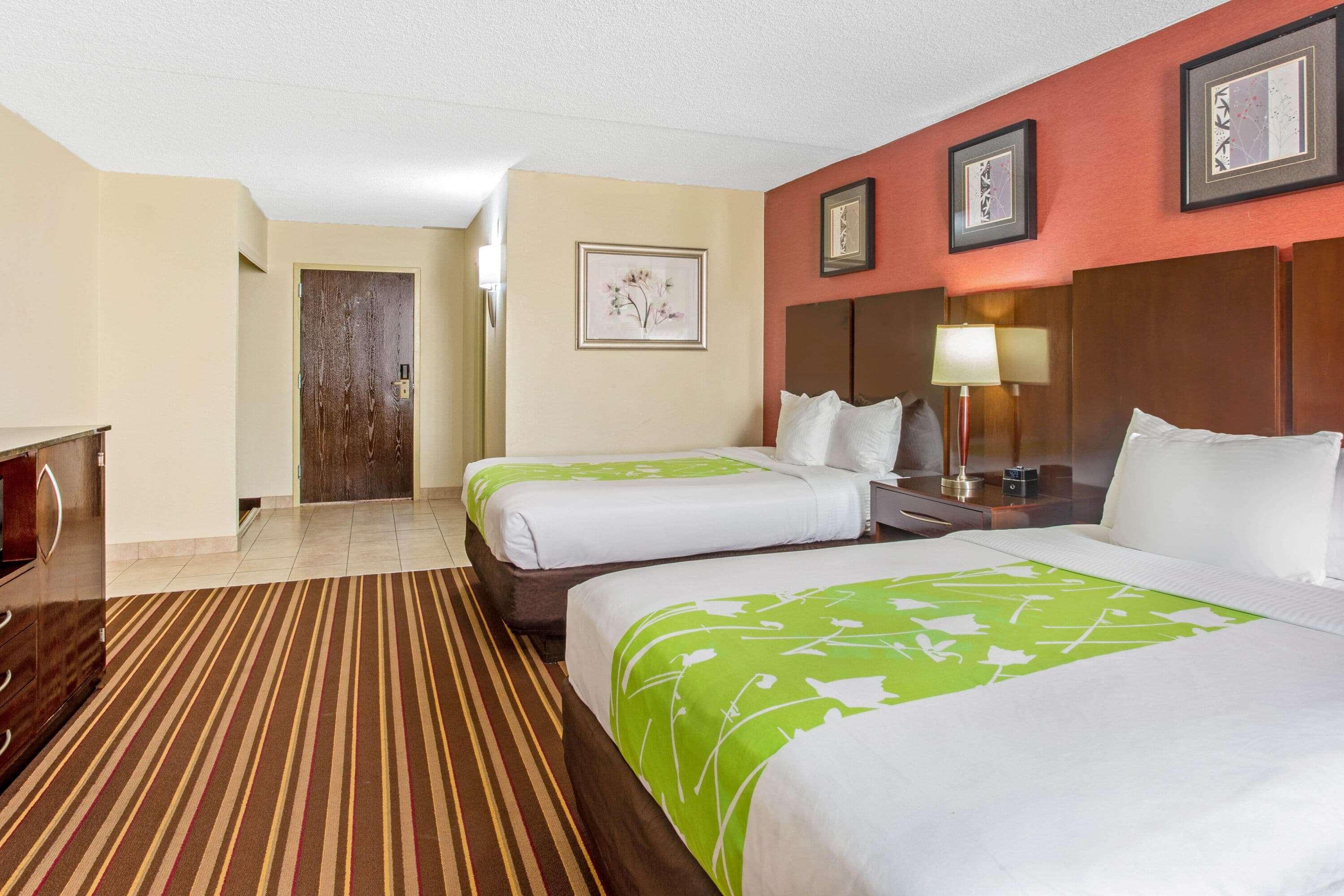 La Quinta By Wyndham Salisbury Hotel Bagian luar foto