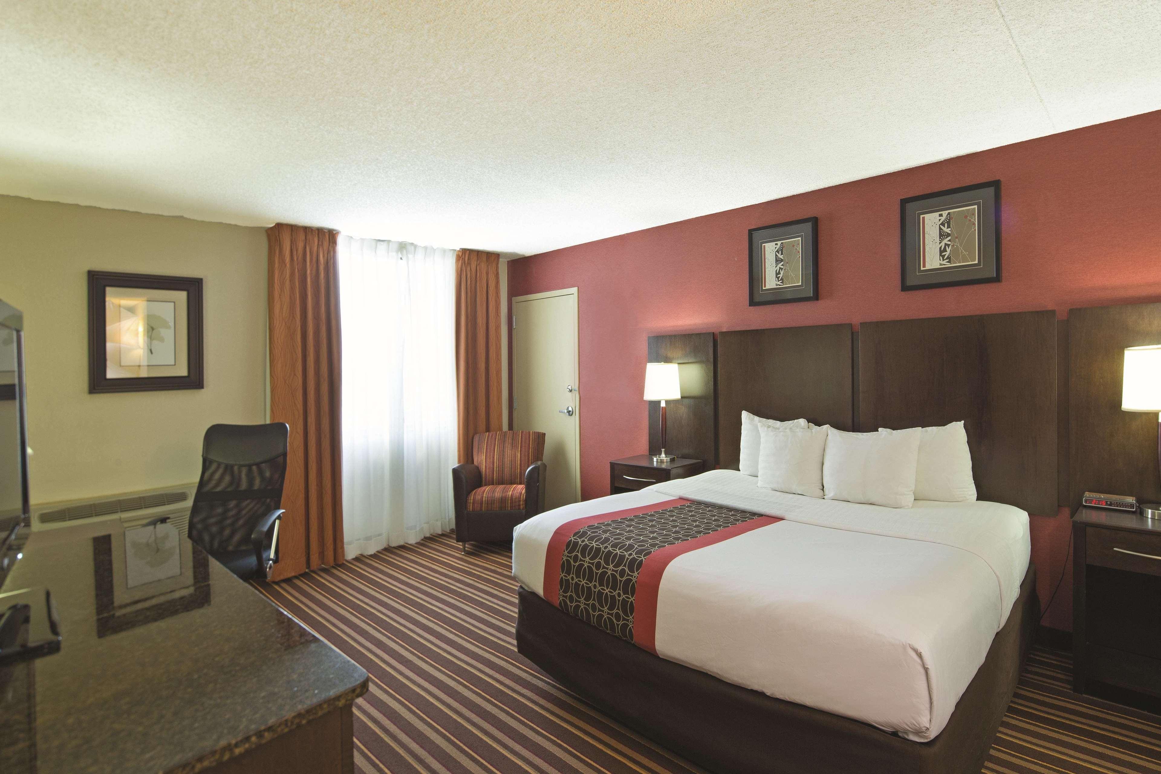 La Quinta By Wyndham Salisbury Hotel Bagian luar foto