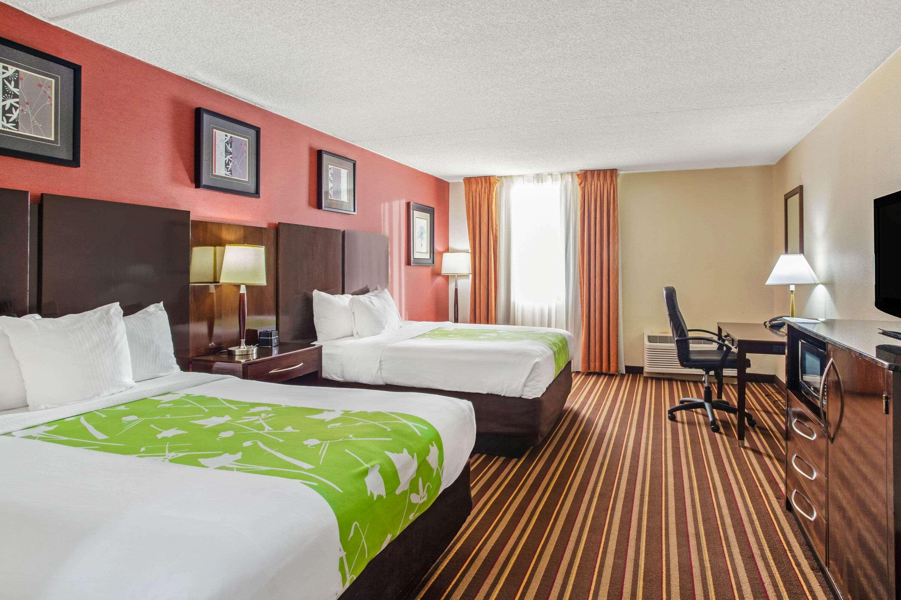 La Quinta By Wyndham Salisbury Hotel Bagian luar foto