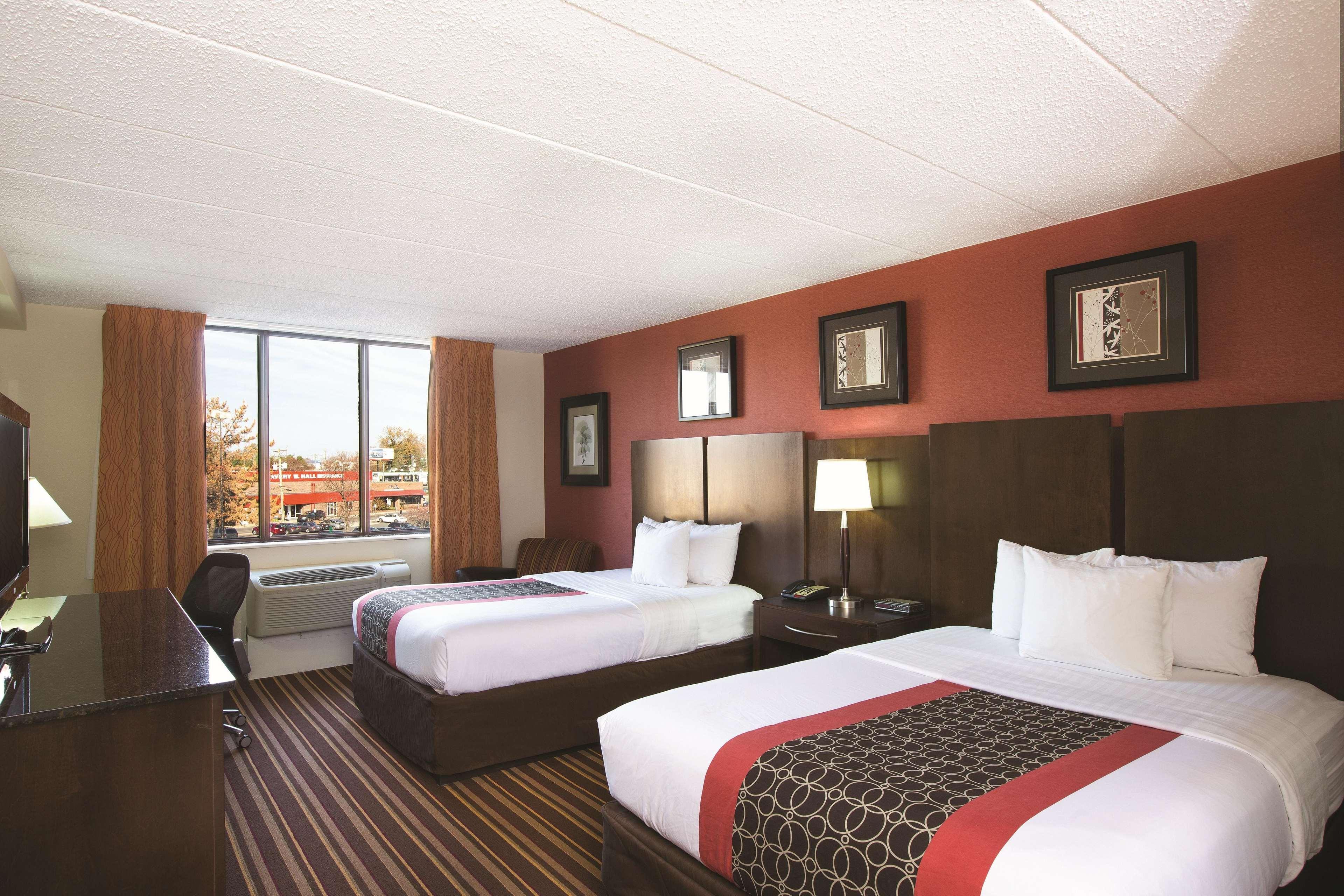 La Quinta By Wyndham Salisbury Hotel Bagian luar foto