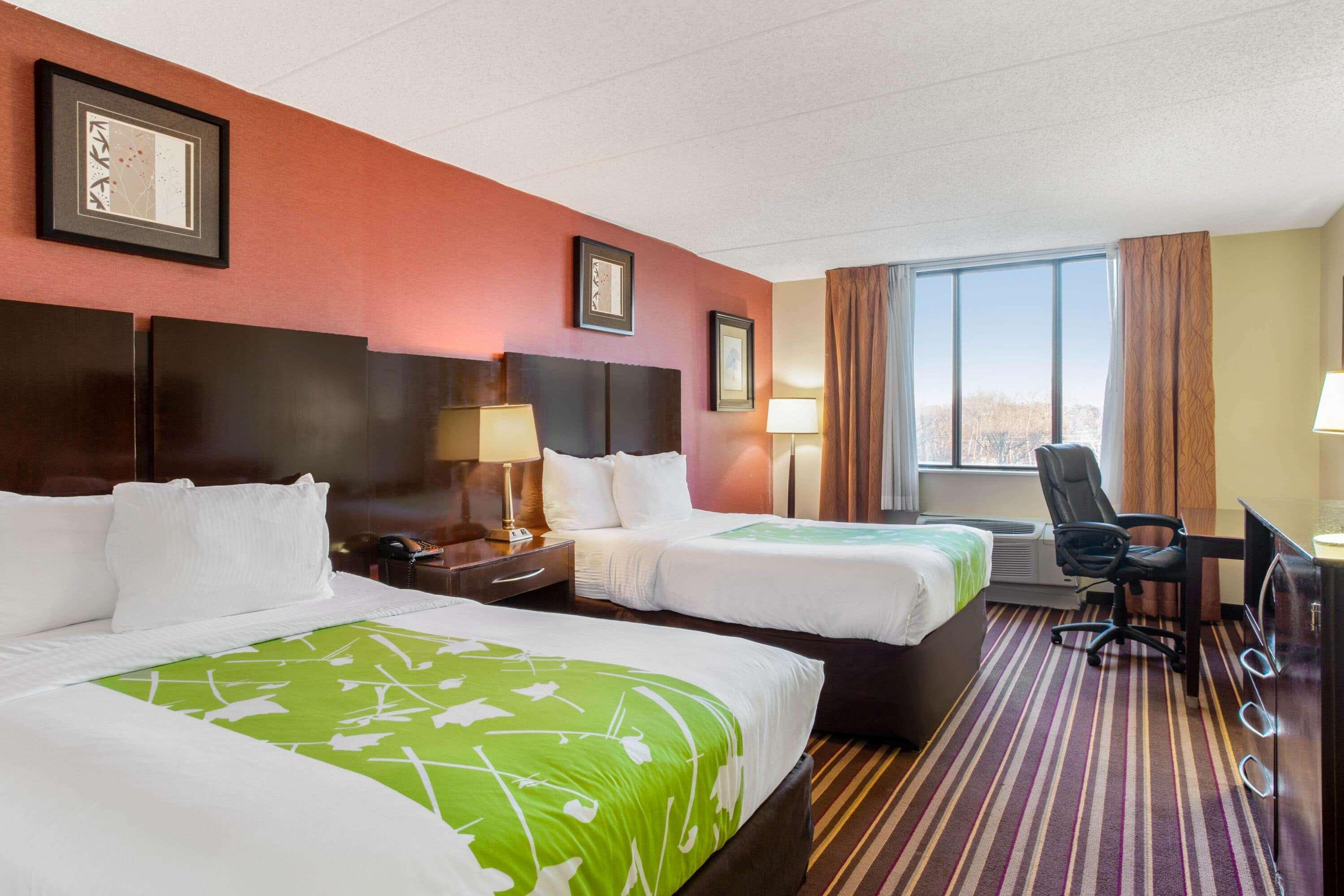 La Quinta By Wyndham Salisbury Hotel Bagian luar foto