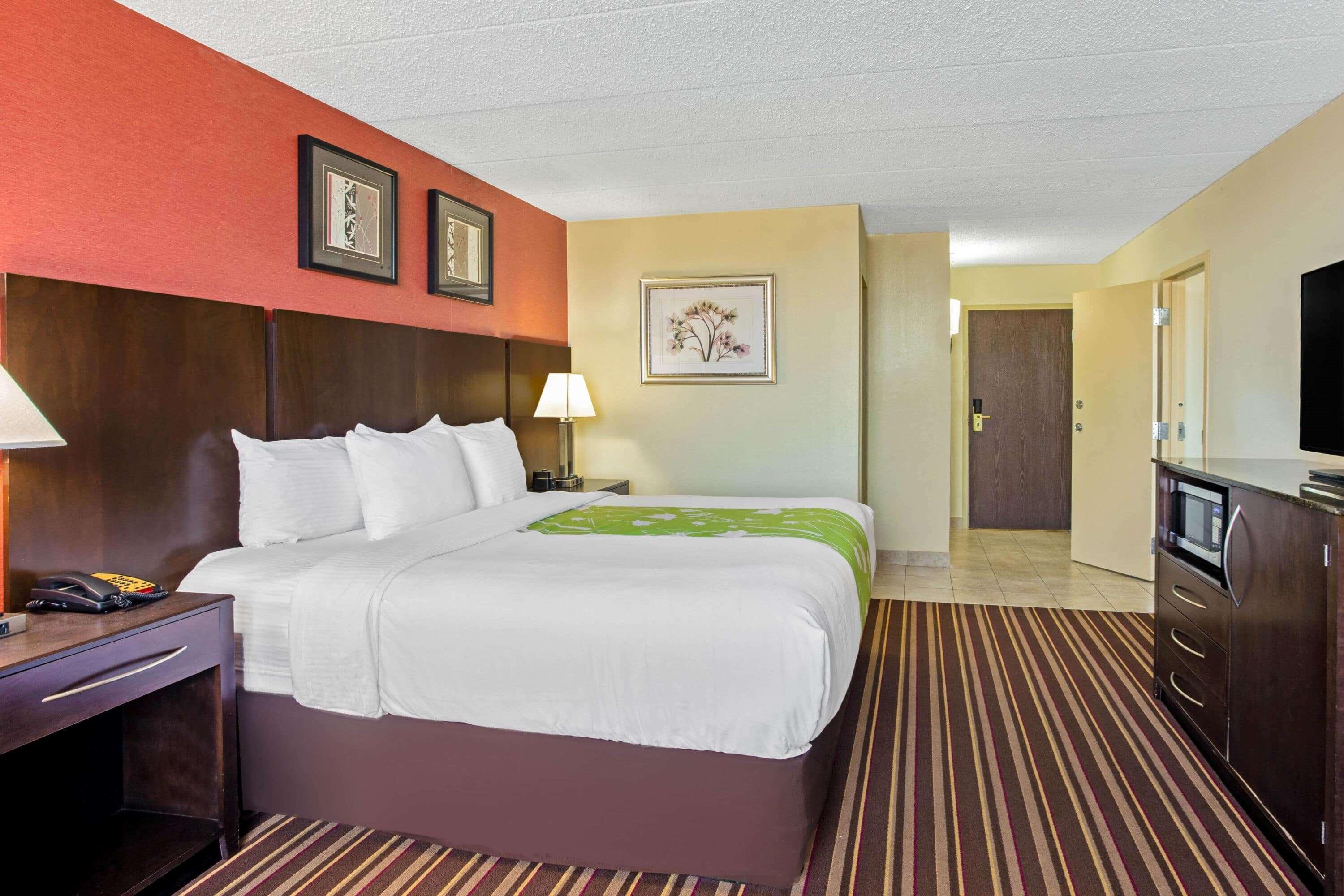 La Quinta By Wyndham Salisbury Hotel Bagian luar foto